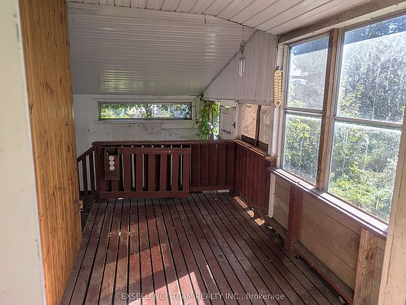 5th image of 321 McLean Ave