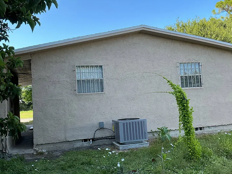 2605 Avenue F — Photo 20