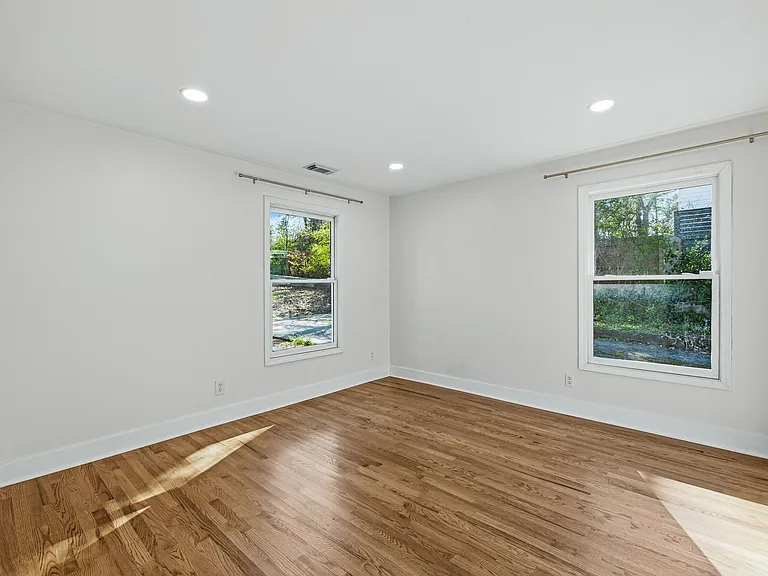 2583 Joyce Ave — Photo 14