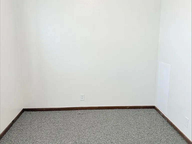 1216 S G Ave — Photo 30