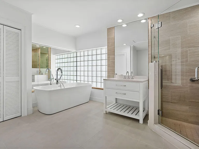 1251 Thatch Palm Dr — Photo 30