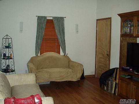 2nd image of 54 Bay Ave