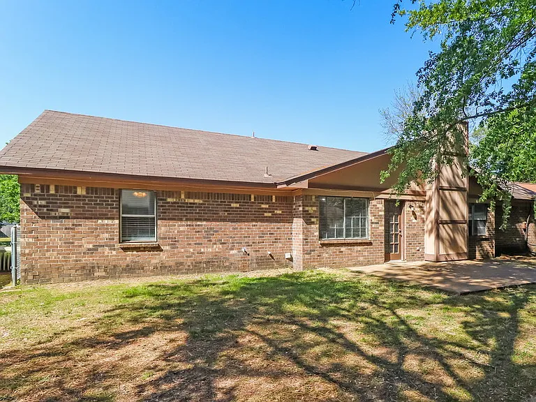 7261 Hollorn Ln — Photo 15