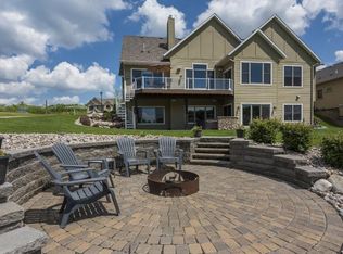 846 Beach Rd, Waconia, MN 55387