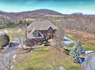 118 Peach Blossom Ln, Leesport, PA 19533