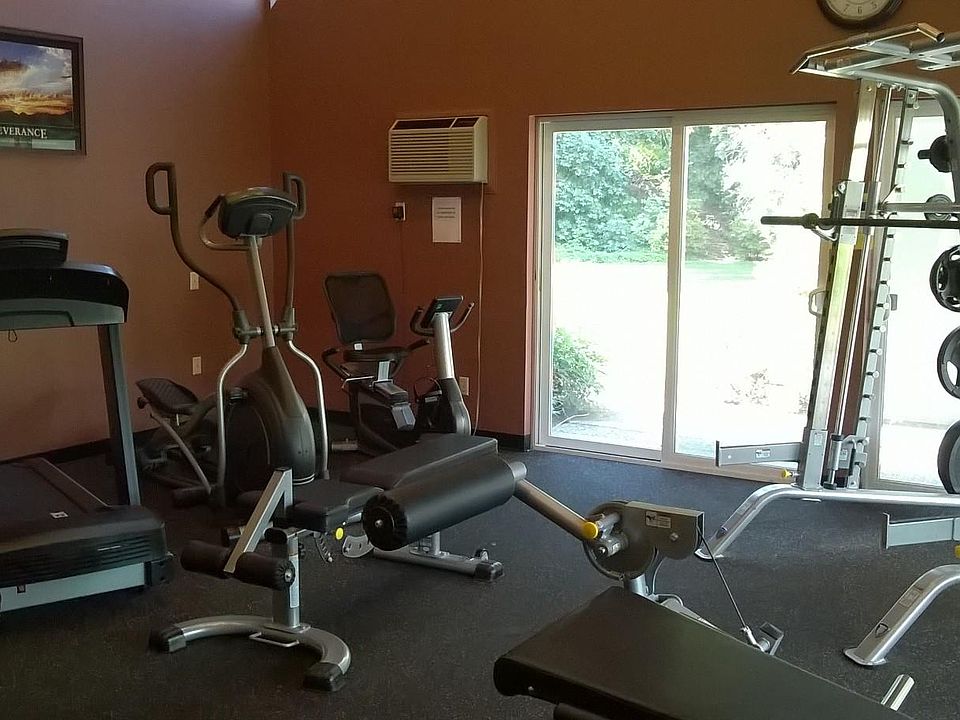 2nd image of 10200 SE Waverly Ct APT 28