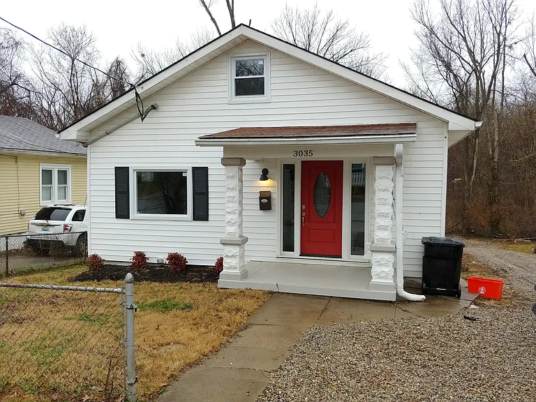3035 University Rd — Photo 1