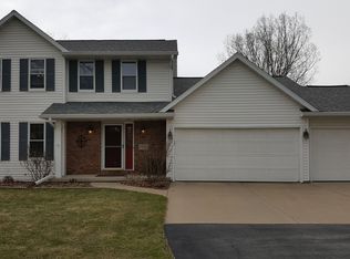 2230 Sunrise Dr, Appleton, WI 54914