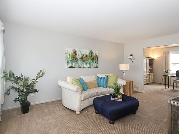 3rd image of 2105 Rose Ct