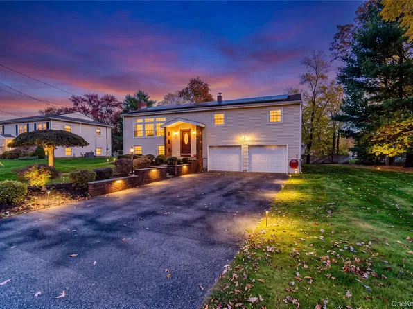 41 Ona Lane, New Windsor, NY 12553