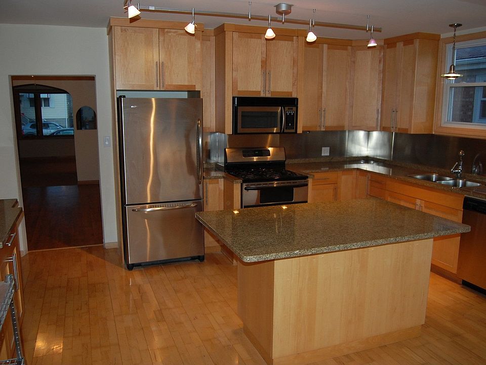 2nd image of 13314 S Carondolet Ave