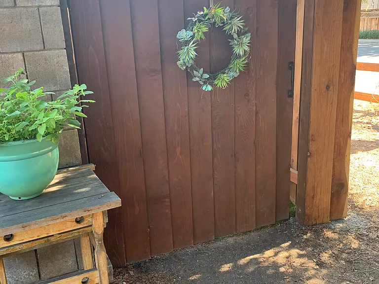 Geraldine Dr — Photo 1