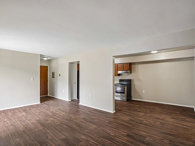 Regency Place Apartments — Photo 27