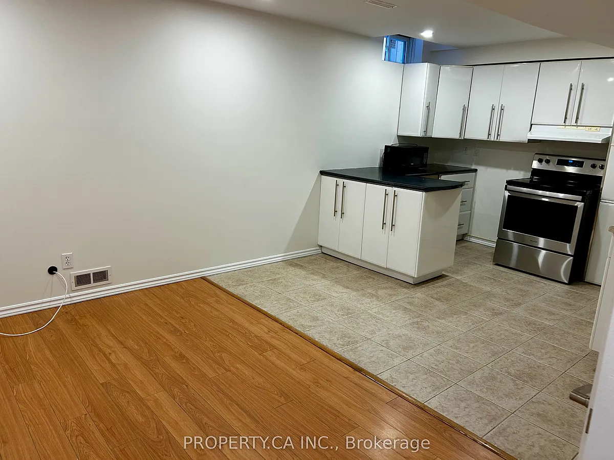 Building Photo - 144 Rockwood Cres #BASEMENT