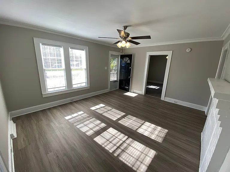 1209 Desoto Ave — Photo 8