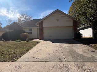 3834 W Kay Pointe Blvd, Springfield, MO 65802