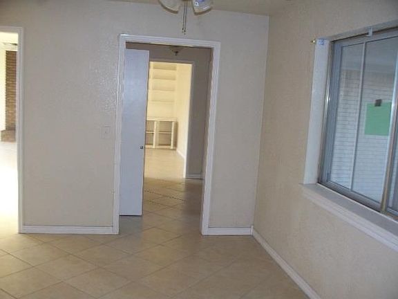 5th image of 9912 Essex Ave