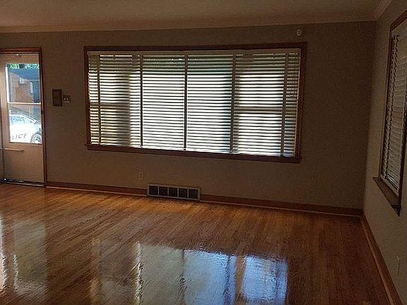 5th image of 9736 Colony Dr