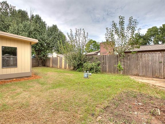 4th image of 8209 NW 6th St