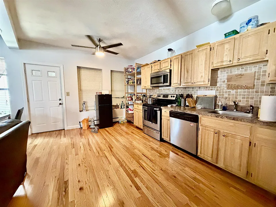 122 Berkshire St #1