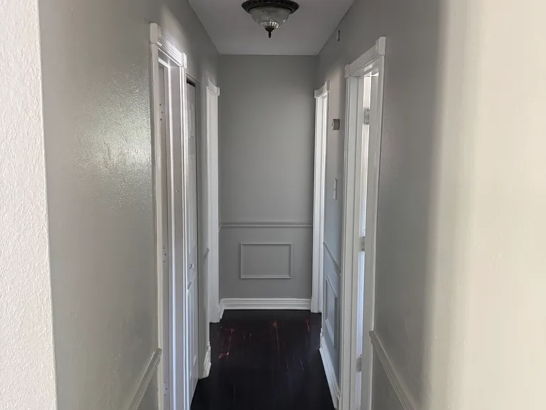 484 Salem St — Photo 5