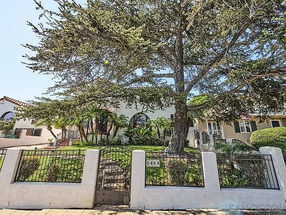 3rd image of 2454 Presidio Dr
