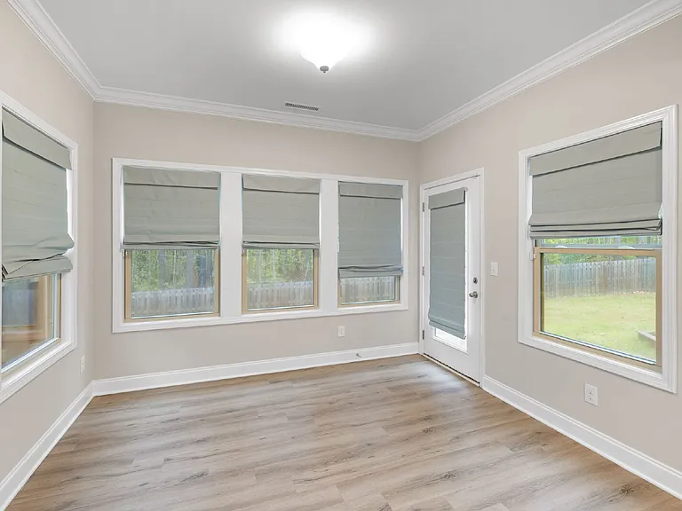 1021 Talbot Pl — Photo 9