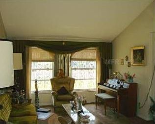 2nd image of 8852 Oak Cir