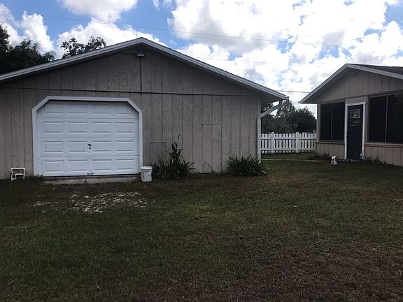 4th image of 4749 Robin Dr