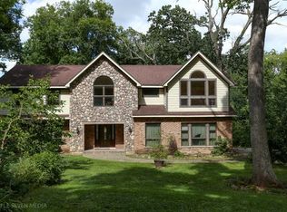 28W660 Indian Knoll Rd, West Chicago, IL 60185