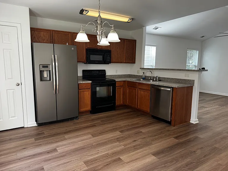 115 Fox Glen Ct — Photo 4