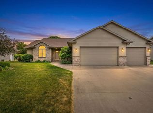 2307 Southerland Cir, Kaukauna, WI 54130