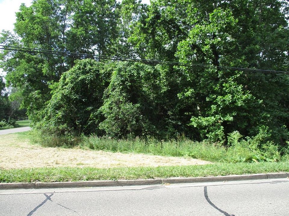 2nd image of 1260 Ridgewood Way NE