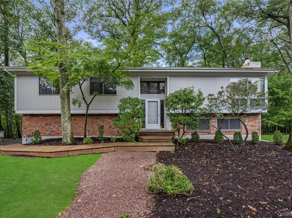 17 Sherwood Ridge Road, Pomona, NY 10901