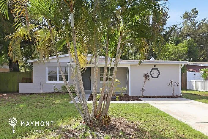 4 bed, 2.0 bath, 1308 sqft, $2,370 — Photo 1