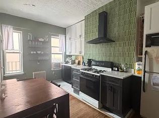 422 Graham Ave #2R, Brooklyn, NY 11211
