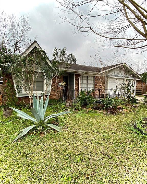 1st image of 3305 Westbrook Cir