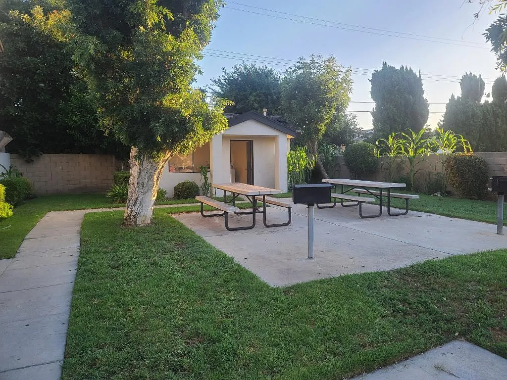 Building Photo - 11655 Trask Ave #6
