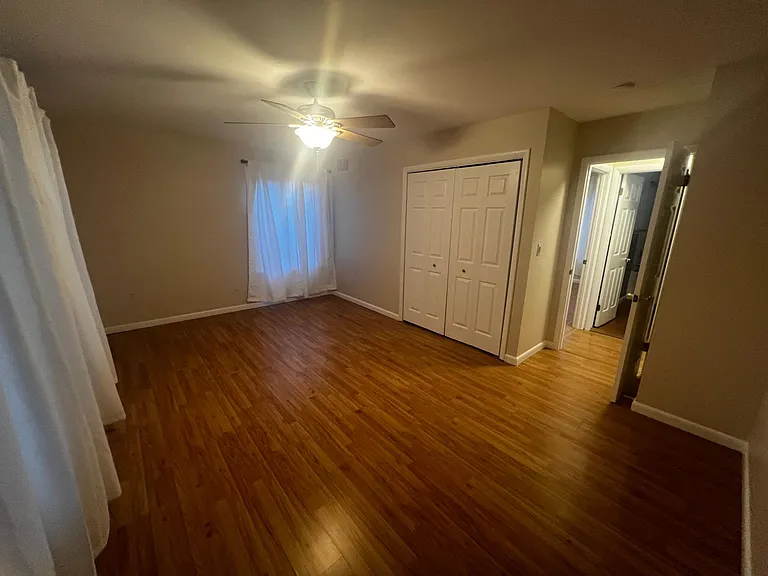 685 Shore Rd — Photo 18