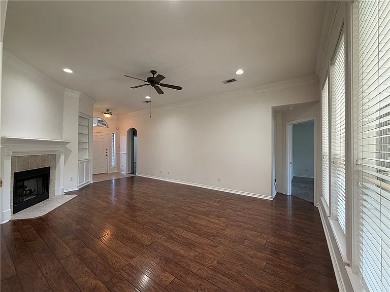 4216 Camber Ct — Photo 9