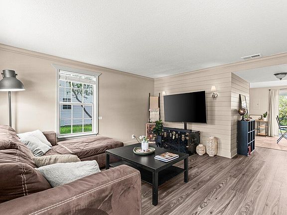 3rd image of 209 Old English Drive