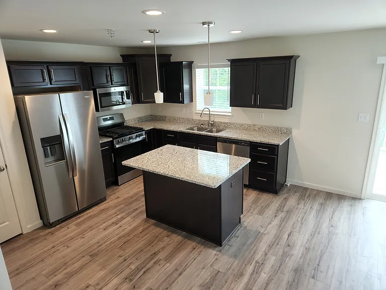 135 Copperleaf Dr — Photo 2