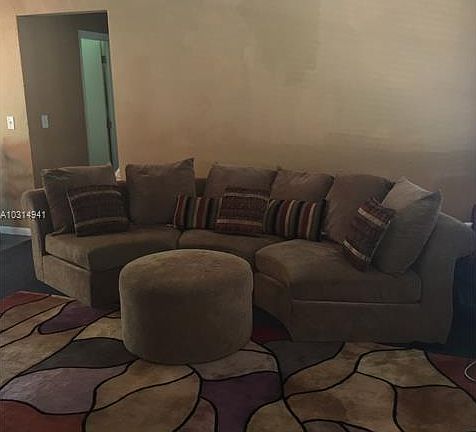 4th image of 5114 SW 92nd Ter