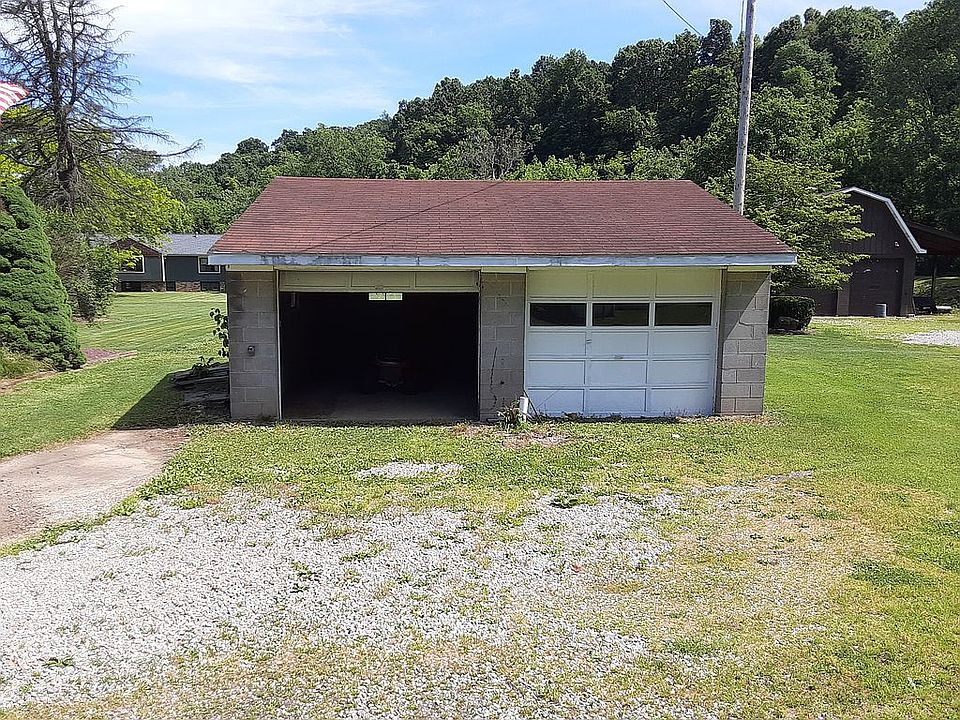 2nd image of 557 Georgetown Rd