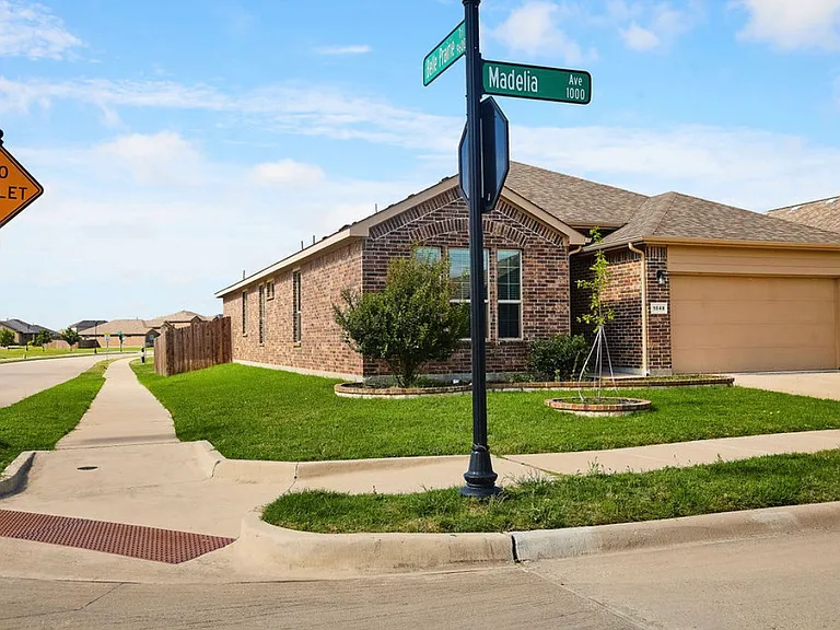 1048 Madelia Ave — Photo 19