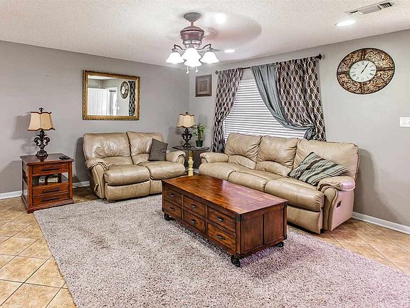 2nd image of 119 Bayou Vista Dr