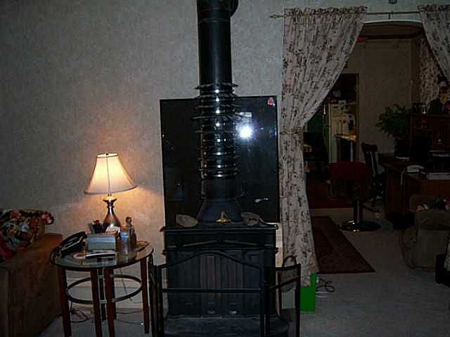 2nd image of 676 Thomas St