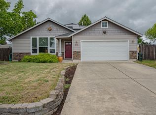 514 Coventry Ct, Eagle Pt, OR 97524
