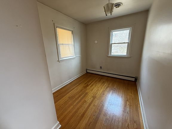 2nd image of 3900 S Main St