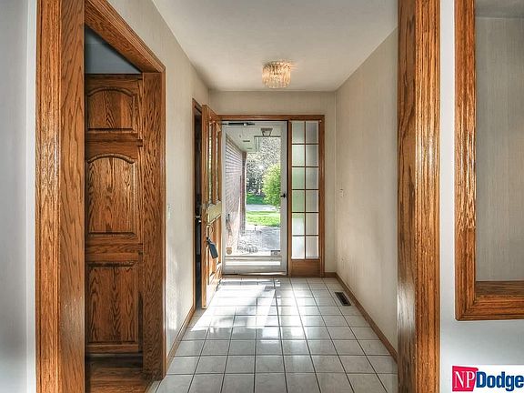 4th image of 7637 Glenvale Dr